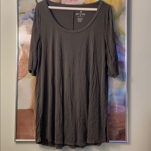 Grey quarter-sleeved tunic